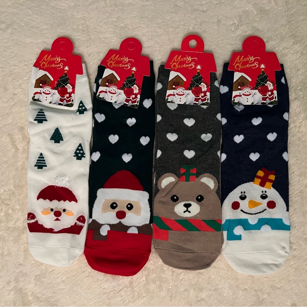 4 Pair of Christmas Socks